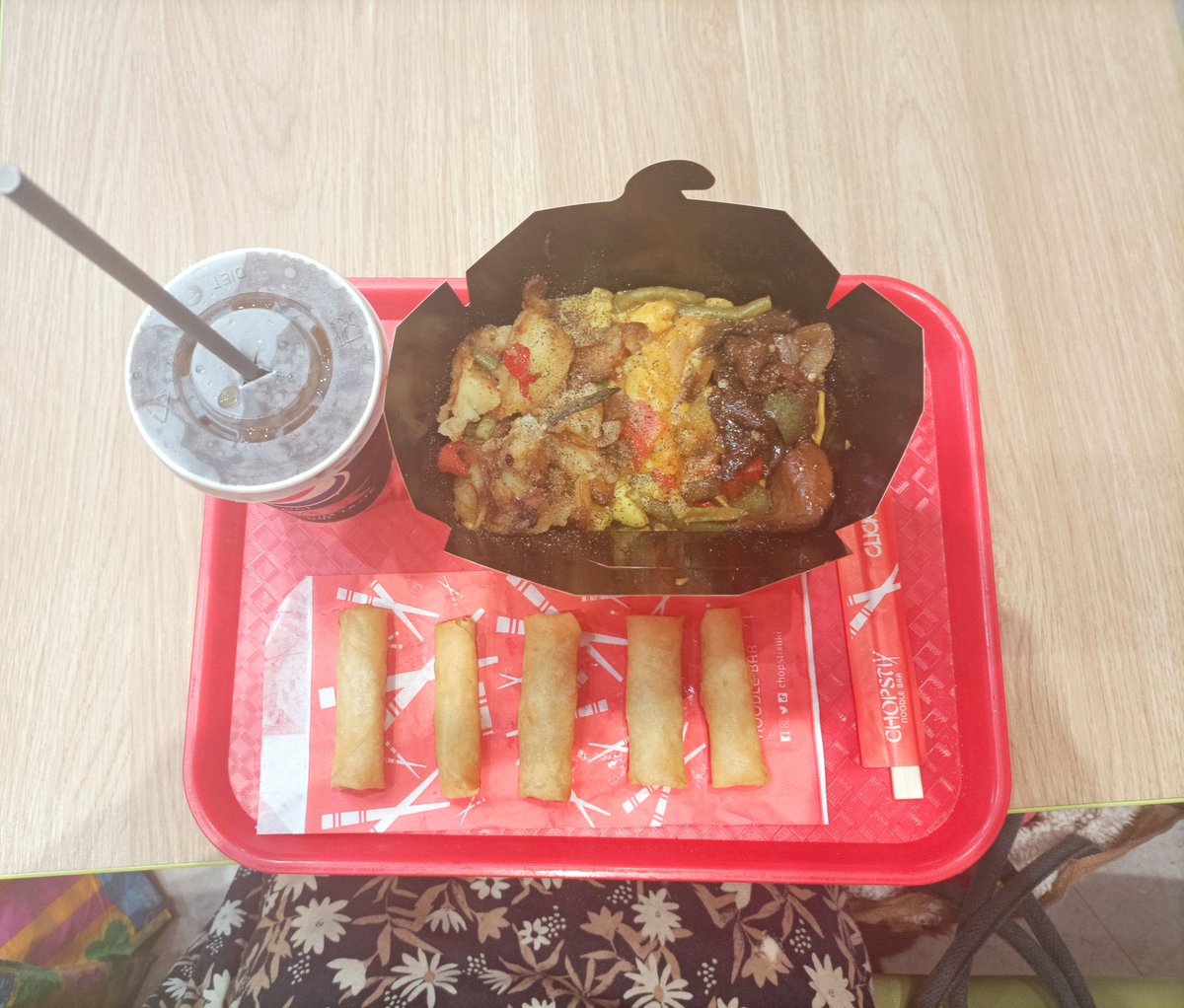 lorraine_warde's tweet photo. Here's a #photo of my #mealdeal at #chopstixnoodlebar 🥢 🥢 🥢  it was full of #flavour &amp; I had enough left over to give friend #builder  Glen Young's in the evening 🍜🍜🍜 Glen's never been to Chopstix Noodle Bar &amp; he really enjoyed this #tastydish #Downloadthespp #boxedfresh 😊 https://t.co/2nLH6USz4e
