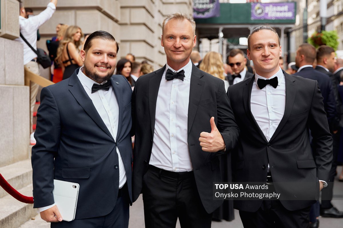 lumighost's tweet photo. 🔥Some more photos from the TOP USA awards inc. ceremony (part 1) .
#Lumighost #awards #TopUSAawards #Ukraine #gamedev #expertise #entrepreneurs #IT https://t.co/DI3FklJuAX