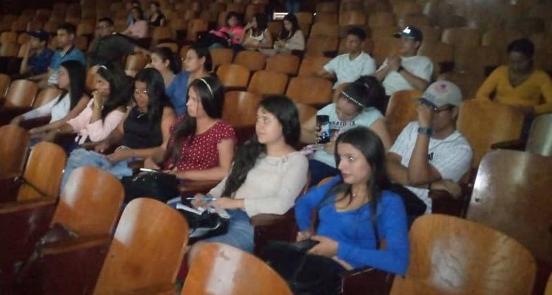 SENIAT_Oficial's tweet photo. Servidores de la #UTITrujillo adscritos a #RegiónLosAndes realizaron actividad educativa dirigida a estudiantado de la Universidad Experimental Rafel María Baralt #Unermb sobre deberes formales
#MaduroTieneUnBeta https://t.co/1EhZ33PA7j
