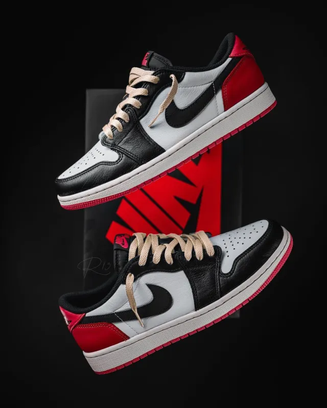 JustFreshKicks's tweet photo. The Air Jordan 1 Retro Low OG “Black Toe” releases this Friday 🌹 

Links => https://t.co/9Vvaaewxli https://t.co/Ia5hun8avl