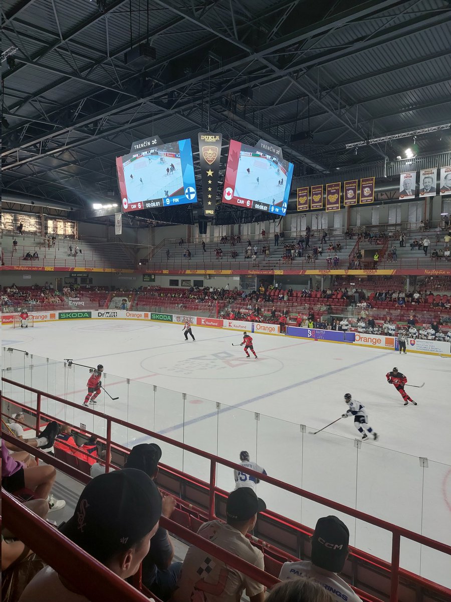 SimurkaM's tweet photo. What a game to kick-off the season. @FCHockey https://t.co/61rWIL0OTh