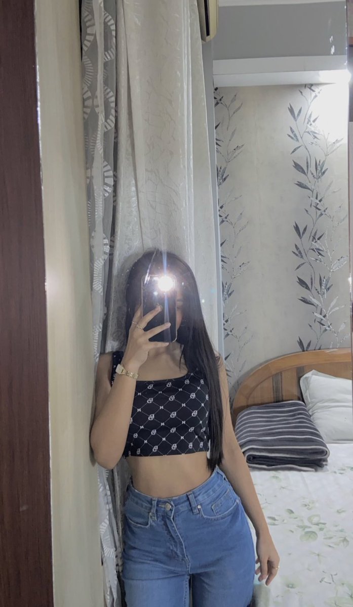 Pin me against the wall and kiss me till I’m out of breath 👉🏻👈🏻