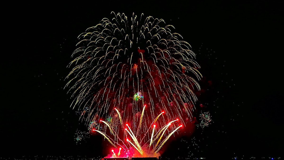 dhot_group's tweet photo. (Celebration of light) #DhotGroup https://t.co/QsPSNUekEp