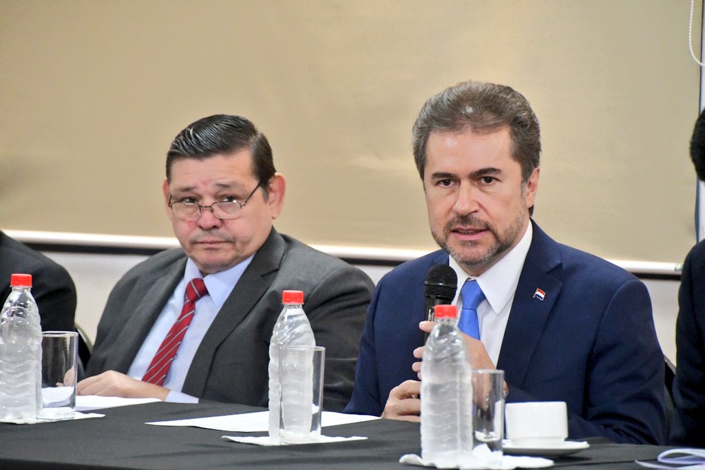 VEP_Paraguay's tweet photo. La actividad es presidida por el pdte. del Consejo Estratégico de Movilidad Eléctrica, el ministrio de #MICPy, @LuisCastiglioni https://t.co/985kgwGG7e