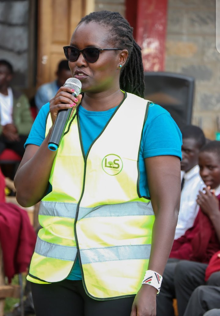 onechildonetree's tweet photo. Our Chief Guest Environmentalist Laura Sang -Chebo Nandi in action at One Child One Tree Africa Ziwa High School Edition.
Barikiwa Sana and keep inspiring us to Action.
#onechildonetree #PandaMitiLindaMazingira https://t.co/wU7tax1R4N