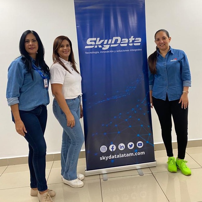 skydatalatam's tweet image. Estamos trabajando en fortalecer nuestras alianzas comerciales 💪

@PetroleosDelta  nos ha abierto la puerta y brindado oportunidades para presentar nuestra plataforma #SkyControl haciendo énfasis en nuestra integración con MaxiFlota. 

📲 Contáctanos para recibir más información