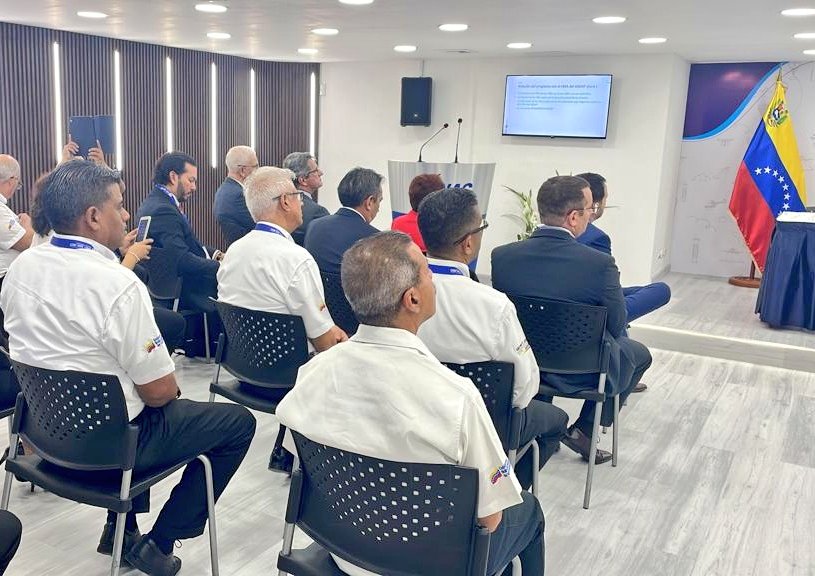 inac_ve's tweet photo. El objetivo de esta visita de asistencia técnica es revisar las novedades a las que haya lugar en áreas neurálgicas de seguridad operacional, para así impulsar los niveles de eficiencia y cumplimiento tanto en Venezuela, como en la región suramericana.

#MaduroTieneUnBeta
@icao https://t.co/9SBwQpBN9Y