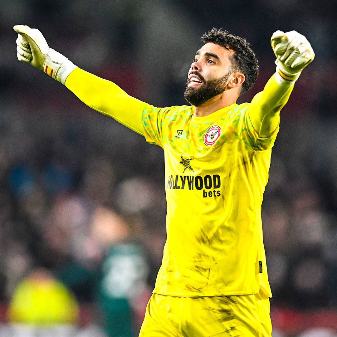 jdwelkora's tweet image. 📊 Aaron Ramsdale:

38 games
43 conceded
14 clean sheets
94 saves
70.6% save percentage
956 passes

📊 David Raya:

38 games
46 conceded
12 clean sheets
154 saves
77.7% save percentage
1367 passes

#GoalkeeperStats #PremierLeague 🌟⚽️