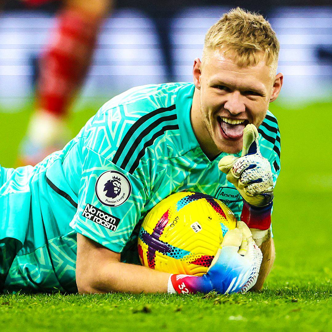 jdwelkora's tweet image. 📊 Aaron Ramsdale:

38 games
43 conceded
14 clean sheets
94 saves
70.6% save percentage
956 passes

📊 David Raya:

38 games
46 conceded
12 clean sheets
154 saves
77.7% save percentage
1367 passes

#GoalkeeperStats #PremierLeague 🌟⚽️
