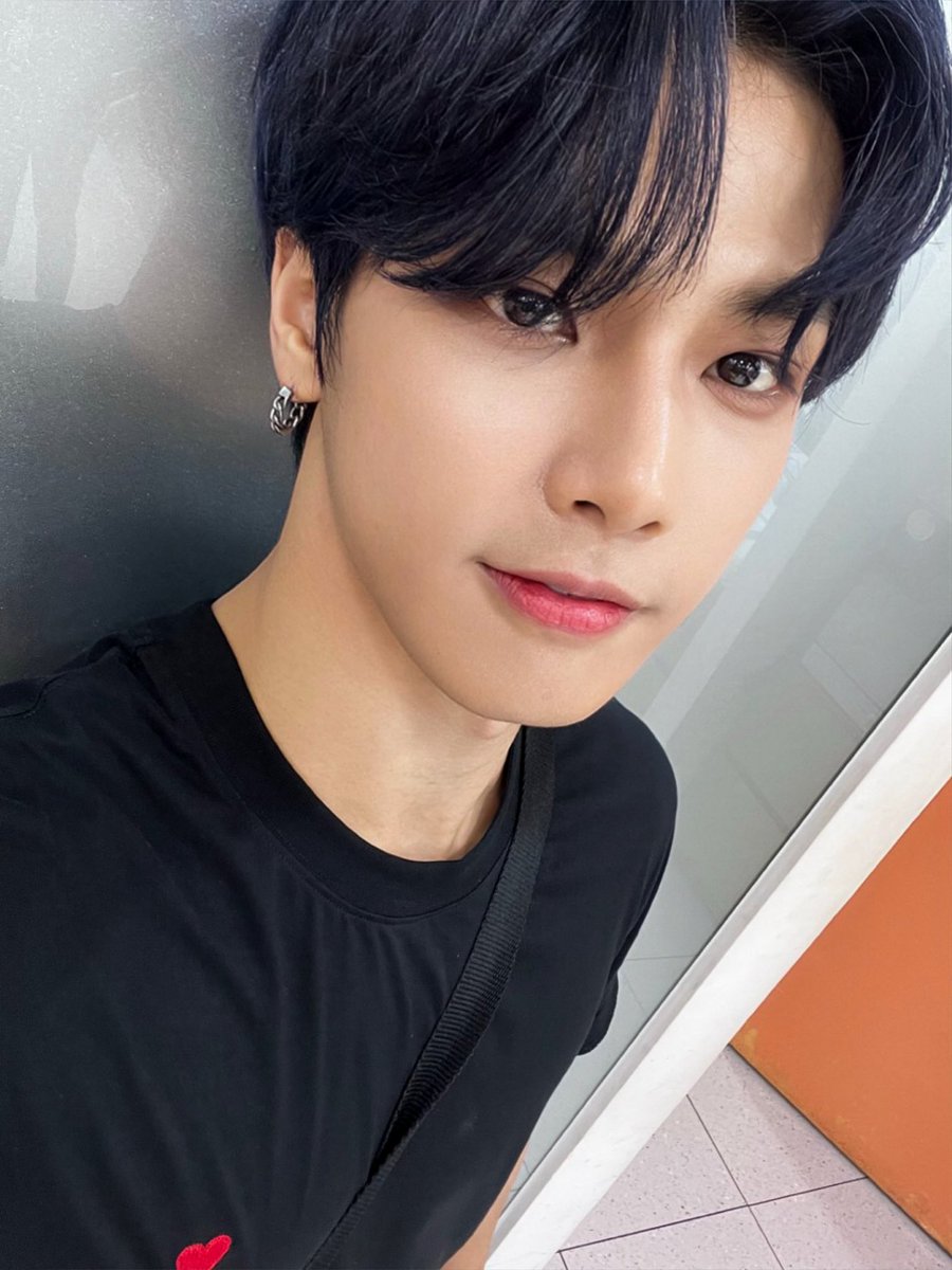 tan__official_'s tweet photo. [#재준] 오늘 주간아 지이이인짜 재밌었당 ??! 😁

#티에이엔 #TAN #JJ_FILM https://t.co/0FyIfEwOg0