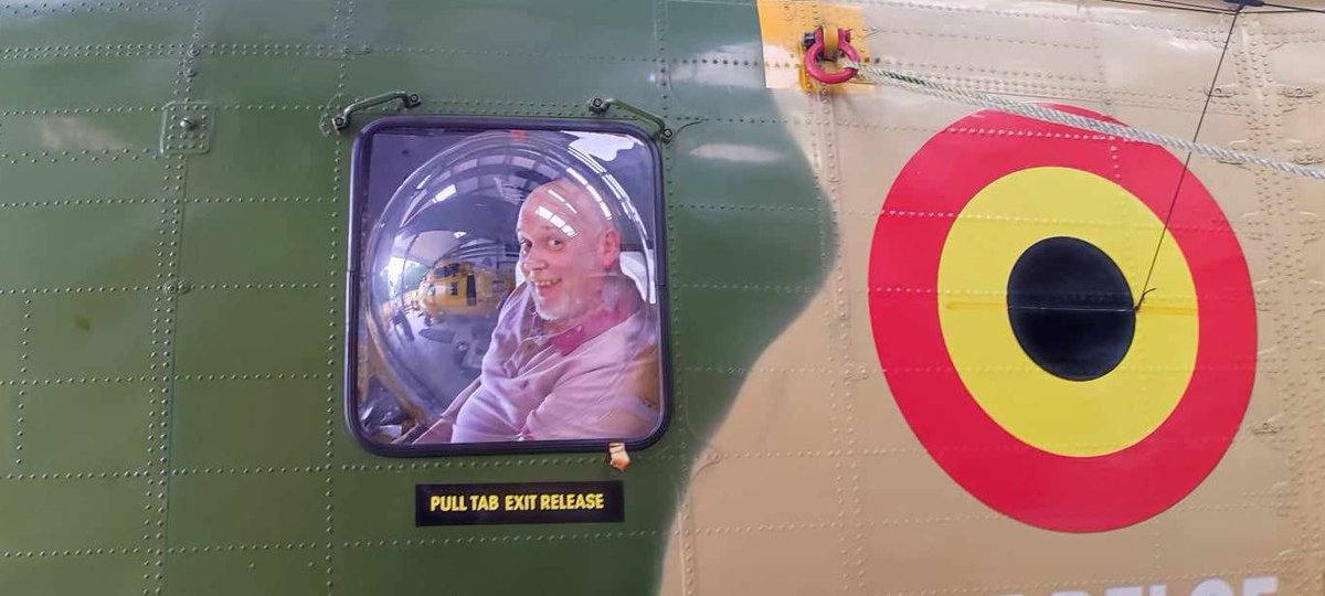 justmakingconv2's tweet photo. Hello! Here's a bonus bit of content for you. James and MAlcolm were invited down to Historic Helicopters @NavyWessex for the launch of the new @Airfix 1/48 scale Sea King.  https://t.co/fLWmegJbCt https://t.co/uLnrGARdIh