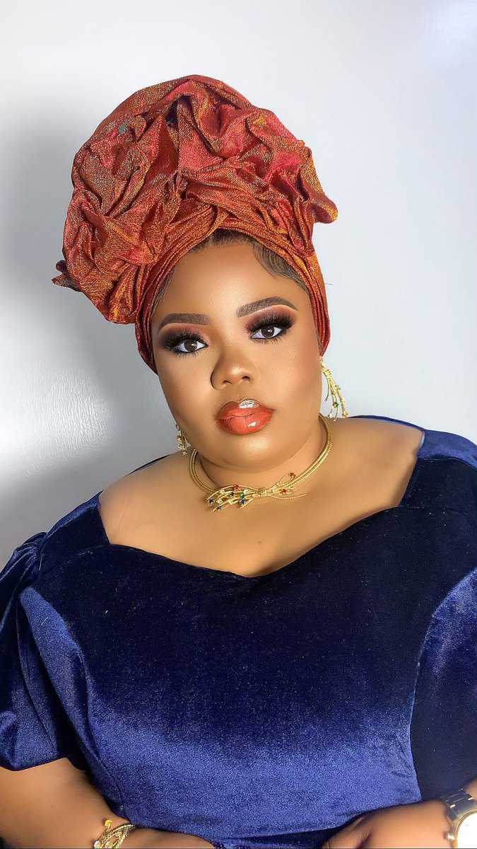 Simiola33's tweet photo. Please refer me to anybody that needs a pro Mua o🙏🏻
Edakun I sabi work o🤲 https://t.co/8owuXJVfpt