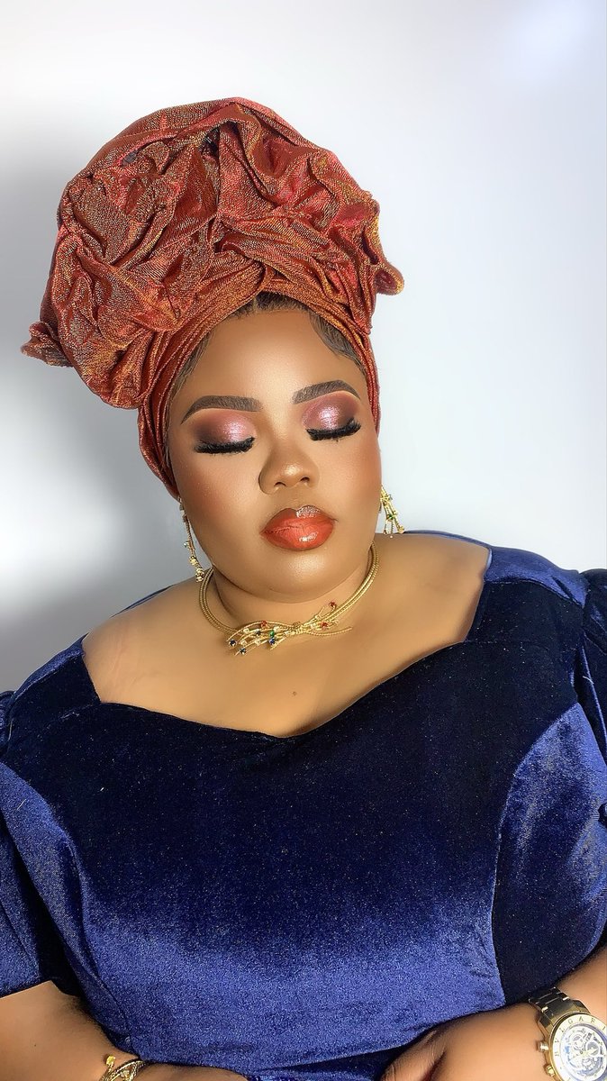 Simiola33's tweet photo. Please refer me to anybody that needs a pro Mua o🙏🏻
Edakun I sabi work o🤲 https://t.co/8owuXJVfpt