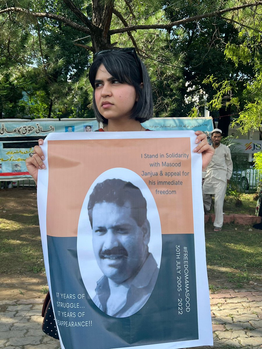 aishamj7's tweet photo. I have grown up on footpaths and greenbelts of the red zone demanding to release my father. 18 years of injustice!! #ReleaseMasoodAndFaisal https://t.co/K8w40vPliH