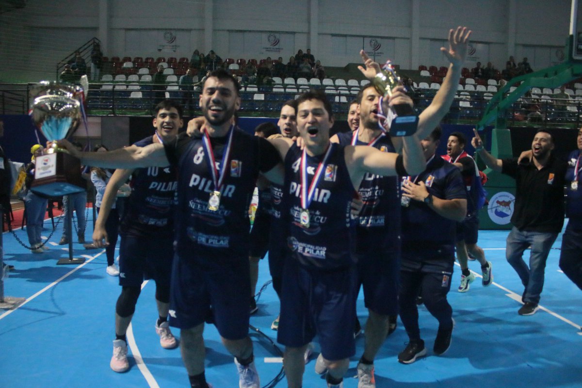 cpb_py's tweet image. 📸 El equipo de la Asociación Pilarense de Básquetbol

Campeón del Campeonato Nacional de Federaciones 🏆🇵🇾

✅ Primera Masculino
📍Asunción 2023

#CPB #CNF2023