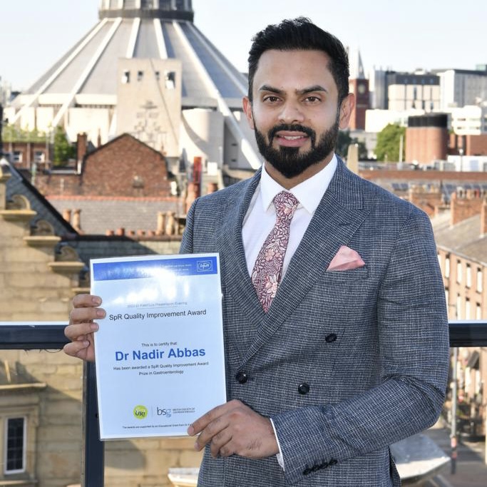 uhbtrust's tweet photo. Dr Nadir Abbas, a specialist registrar and advanced hepatology trainee working in the Liver Unit here at the QE, has been awarded a top prize for his digital platform Liver Dojo in the 2023 Dr Falk Pharam/Guts UK Charity national awards. Congratulations @Nadirabbas_x 🎉 https://t.co/uA72rvu90B