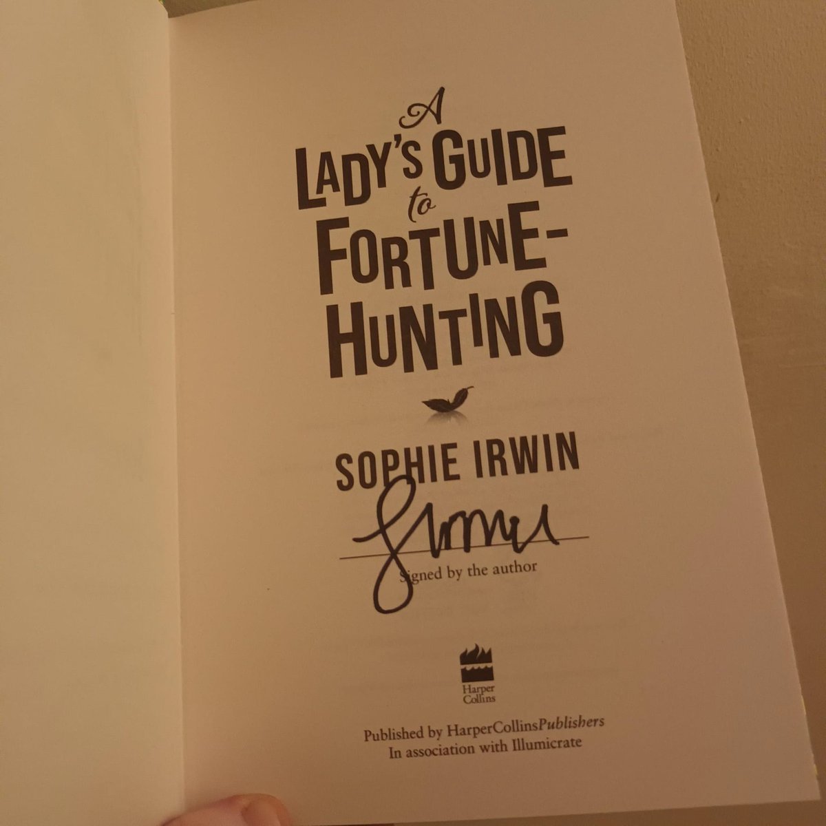DebbieBlackma14's tweet image. What a gorgeous beautiful stunning edition of #ALadysGuidetoFortunehunting by @SophieHIrwin . I&apos;m absolutely speechless at how pretty this edition (signed bookplate too) by @illumicrate is. Lucky I have read and loved it as I almost don&apos;t want to open it. #ALadysGuide #Ladysguide