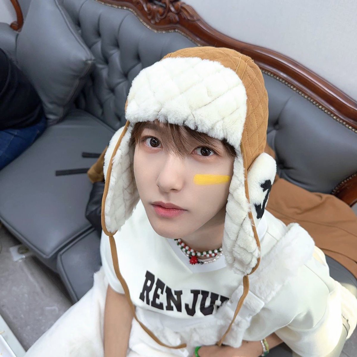 คนนั้งรออัดเสียงน่ารักจังอะ