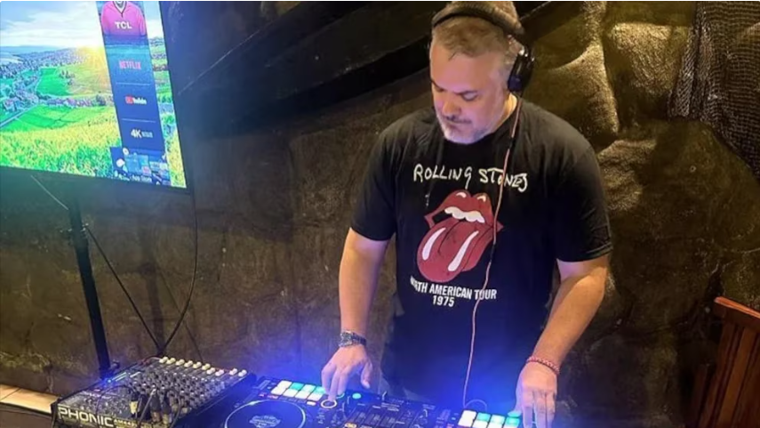 LinaGarciaSi's tweet photo. Que el show que montó DJ #BadPresident no sirva para distraer el mal show que ha venido montando el corrupto Barbosa.
No más teloneros de poca monta. https://t.co/5mVUjfXWu6