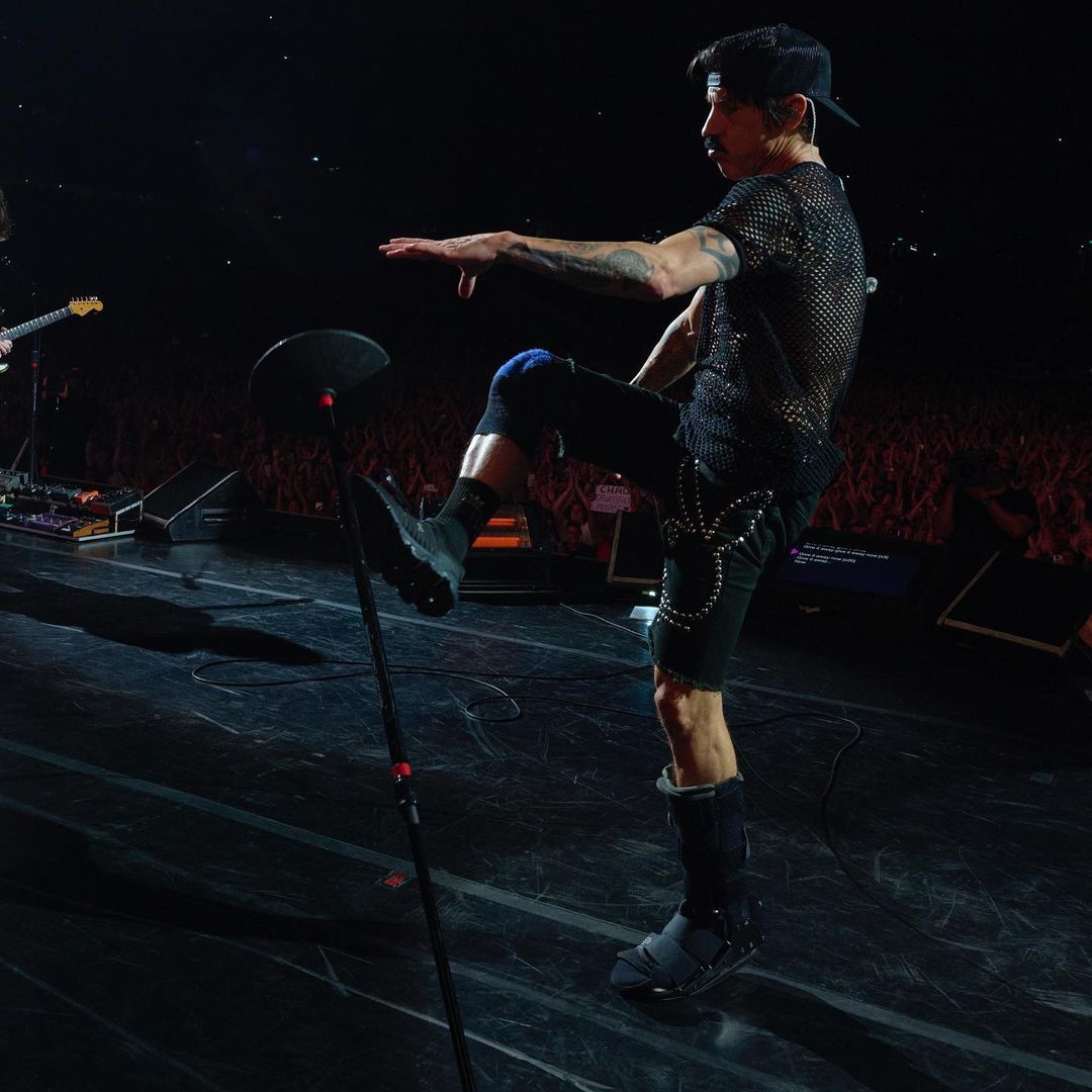 Red Hot Chili Peppers tweet media