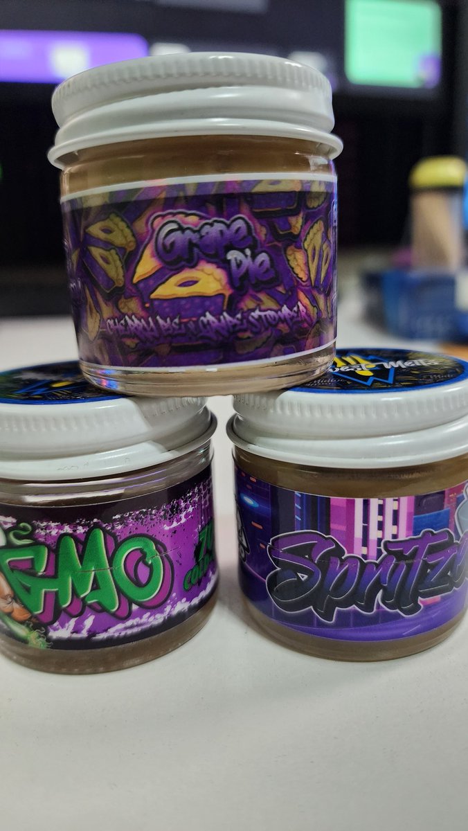 Kingdkc's tweet photo. Its #MeltShotMonday! Come join me as we smoke hella hash today!
#CannabisCommunity #SeshFam
https://t.co/U7oMCMyimf https://t.co/n7qQKWL9Sj