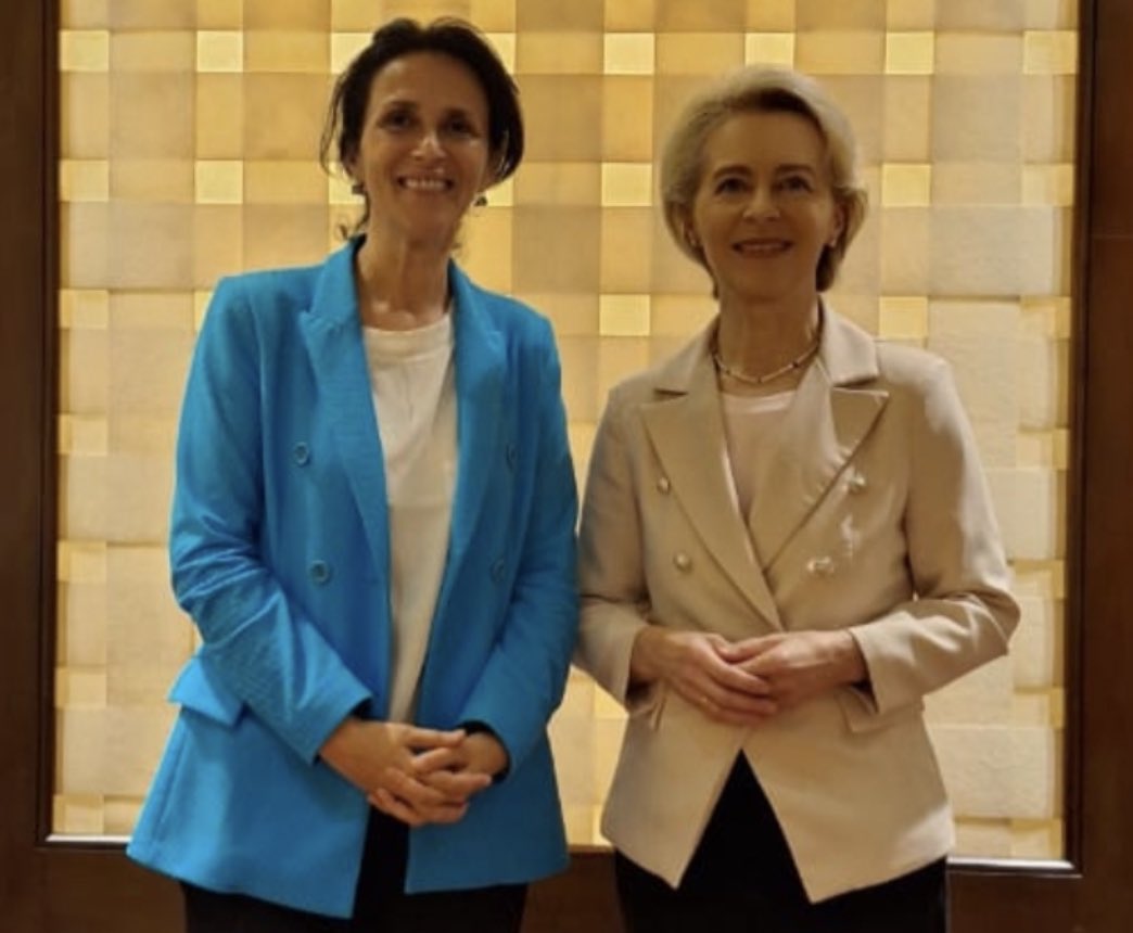 CZacharopoulou's tweet photo. #Manille 🇵🇭 | 
Les #Philippines sont un partenaire clé de la stratégie #Indopacifique de l'Union Européenne.

Ravie de retrouver la présidente @vonderleyen pour une rencontre avec les acteurs économiques européens ! #TeamEurope #GlobalGateway @eu2023spain @bongbongmarcos https://t.co/0IP1ijRMJH