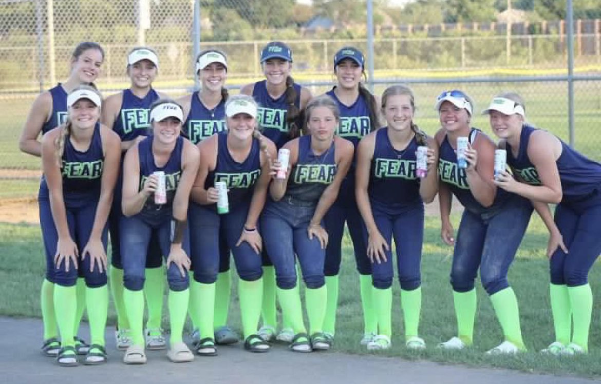 Morgan98649404's tweet photo. This team is amazing. I had so much fun this weekend. We won are 3 poll games and ended up in the platinum bracket where we also finished in that top 12 of 114 teams at the @NAFASoftball Northern Nationals. @WIFearFastpitch https://t.co/ELCHELRNLh