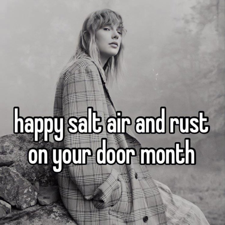 StunningGracyy's tweet photo. Alexa, Play AUGUST By Taylor Swift https://t.co/jRg6dH9iL3