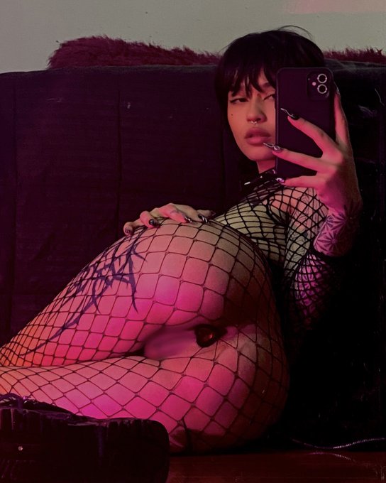 buttplug try on haul ❤️&zwj;🔥 https://t.co/dxb7GnBzui