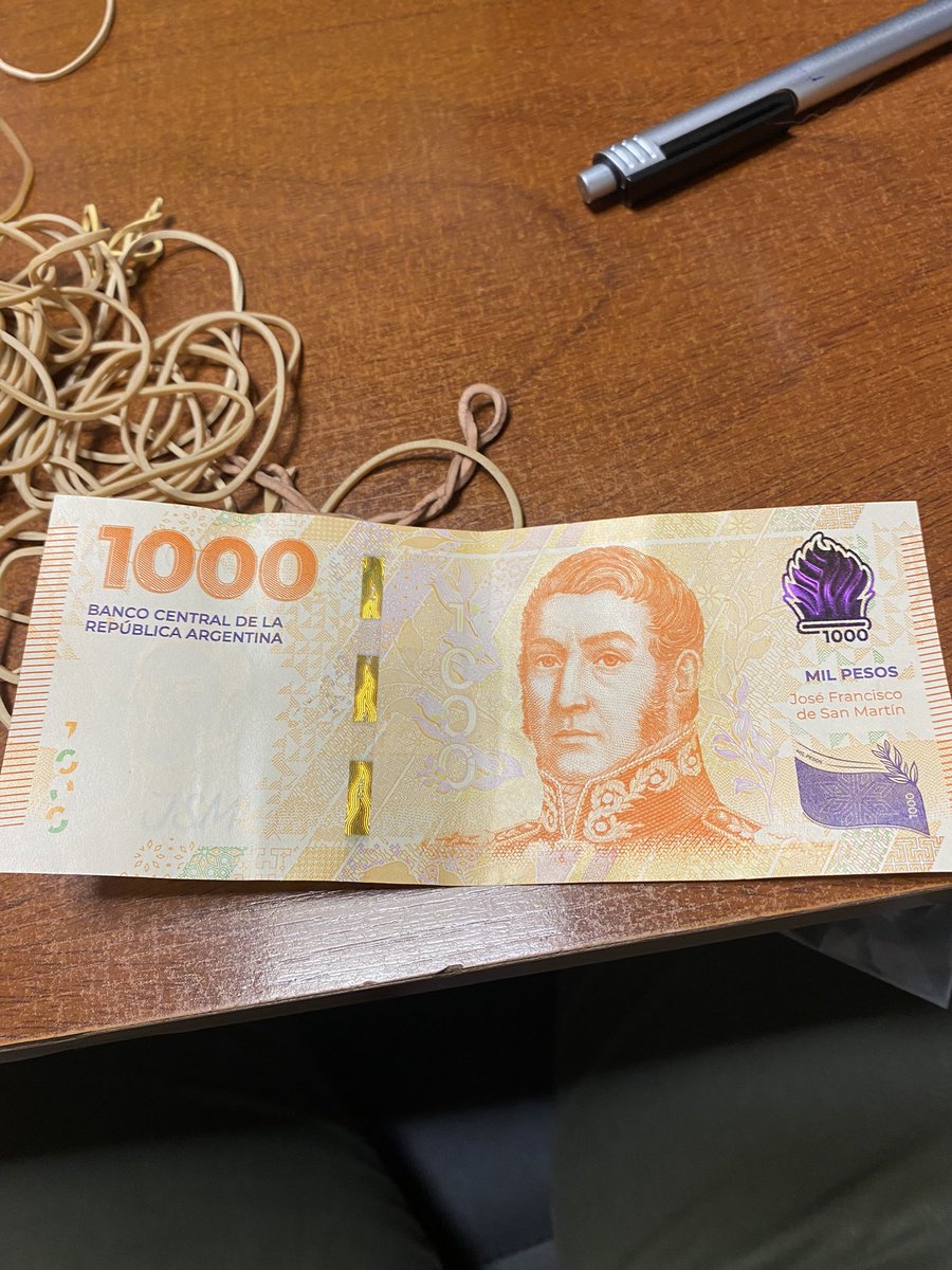 EmmaAcv2_'s tweet photo. Es el de 10p del 2010 disfrazado de 1000 🤔 https://t.co/K4tfQx6v0c