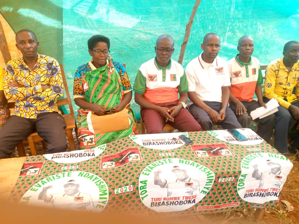 communeMak's tweet photo. #Burundi, 31/7/2023, nk'uko amaze imisi abikora, SCom yagendeye umutumba wa KIBIMBA. Ni mu ntumbero yo gushishikariza abagumyabanga gukurikirana inyigisho mu manama shingiro, kwitaho gukingira ibidukikije. Abanywanyi bashasha 89 bakiriwe muri CNDD-FDD benshi muri bo bavuye CNL. https://t.co/QkKdpikSRC