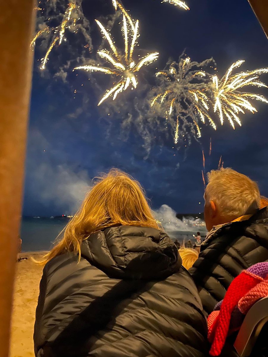 purbeckstone's tweet photo. Fireworks with granddaughter x https://t.co/mAXG6qn6L3