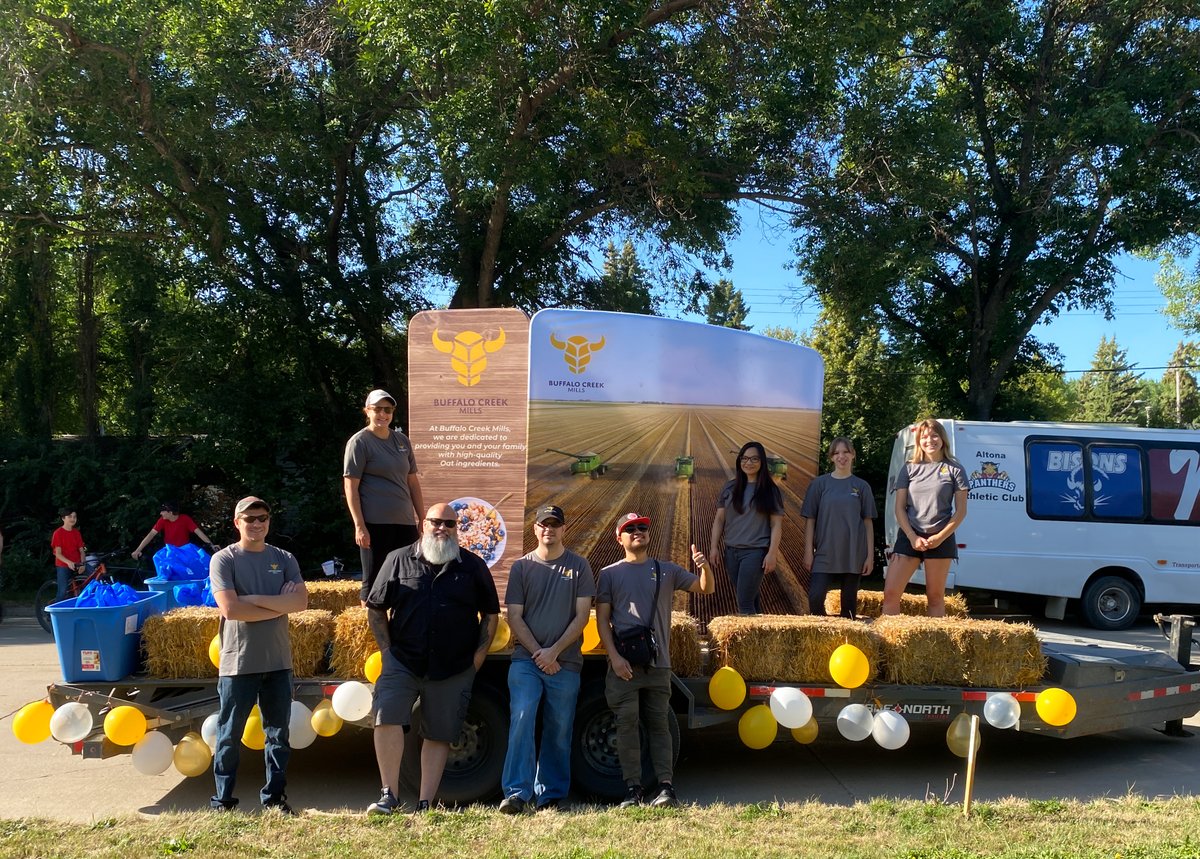 buffalo_mills's tweet photo. The Buffalo Creek Mills team had the opportunity to participate in the Sunflower Festival this past weekend! 🌻

The team walked the parade with smiles, greeting our local #community!

#CommunityIsImportant https://t.co/gCw7SHwIT1