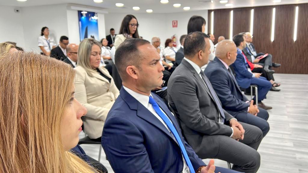 inac_ve's tweet photo. En el acto de apertura de la Misión de Asistencia Técnica @icao-SAM, el Min. @rvaraguayan destacó que este es el momento para evaluar las potencialidades de la aviación civil nacional. "Estamos cumpliendo con las normativas internacionales, vamos por el camino correcto," afirmó https://t.co/BdhzCCKzTm