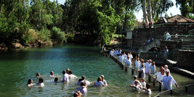 ApostleEric's tweet photo. @charisma_news @danielkolenda @cfanusa Ministers preaching water salvation is a corrupt #gospel
There's NOT 2 gospels
👉SAVED= regeneration covenant of fire baptism Lk.3:16= His Seal functioning in His fulness Eph.1:23
👉Believers thinking their saved by water err glorying in the flesh Phil.3:3
https://t.co/2JX5bLnauL https://t.co/rtq7zn3jIs