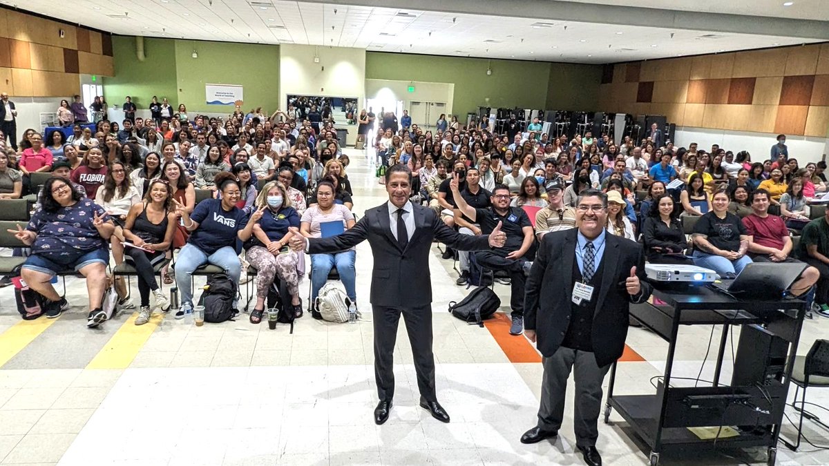 LAUSDSup's tweet photo. It brings me great joy to welcome our newly hired teachers to @laschools. Know that you are not alone in this journey. You have a community of educators, administrators and staff members who are here to support you and help you thrive. We believe in you. #IBelieveInLAUSD https://t.co/vJRhvurPbY