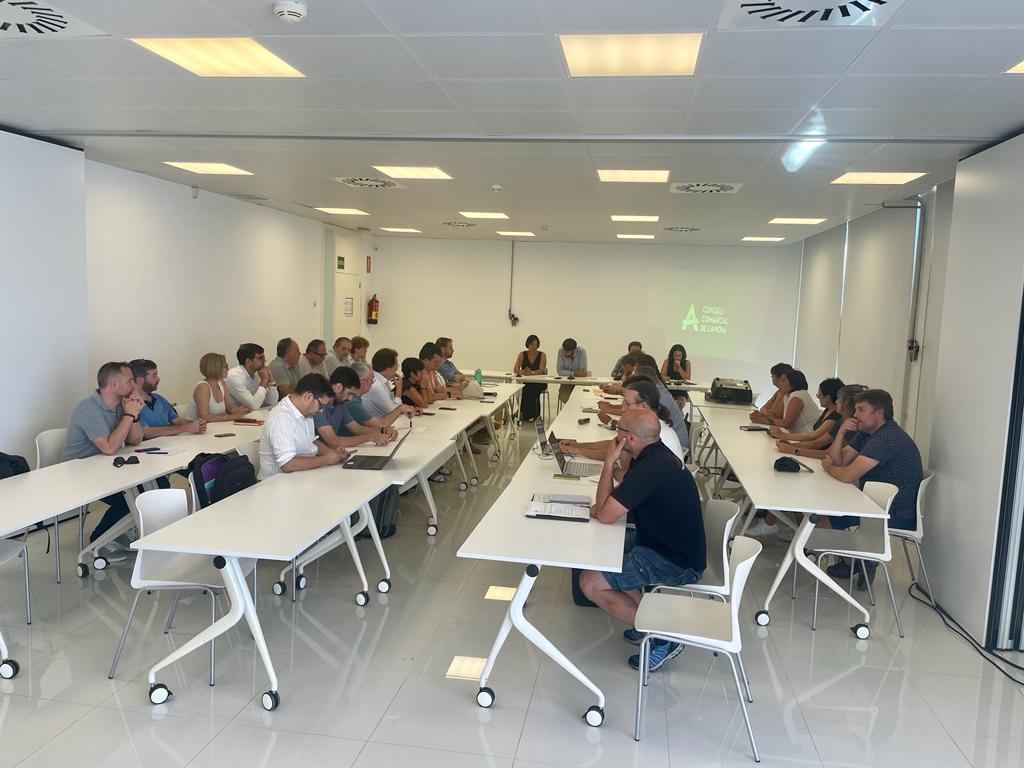 ConsellAnoia's tweet photo. Comença, al Campus Motor Anoia de Castellolí, la sessió plenària extraordinaria per a l’aprovació del cartipàs per a la legislatura 2023-2027 del Consell Comarcal de l’Anoia.
La podeu seguir en streaming al canal de Youtube del Consell 🔗https://t.co/ZSj1n0sXAa
#PleCCA https://t.co/MQggIbDNpt
