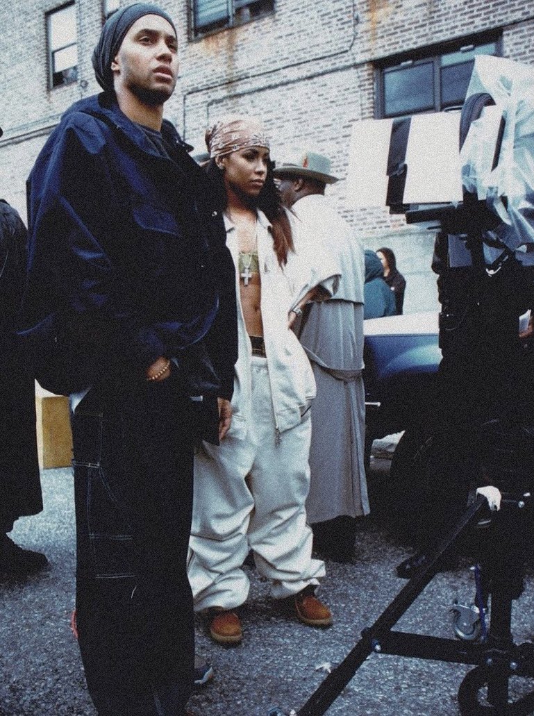 MlRRORRELOADED's tweet photo. aaliyah on set for “come back in one piece,” 2000 https://t.co/xnVkjicv0Z