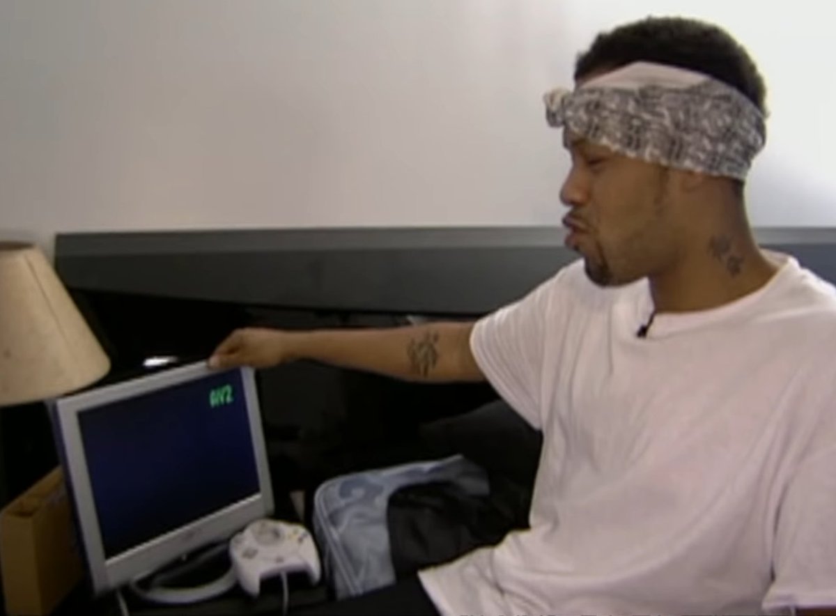 SEGADCAesthetic's tweet image. Dreamcast in Redman's MTV Cribs (2001)