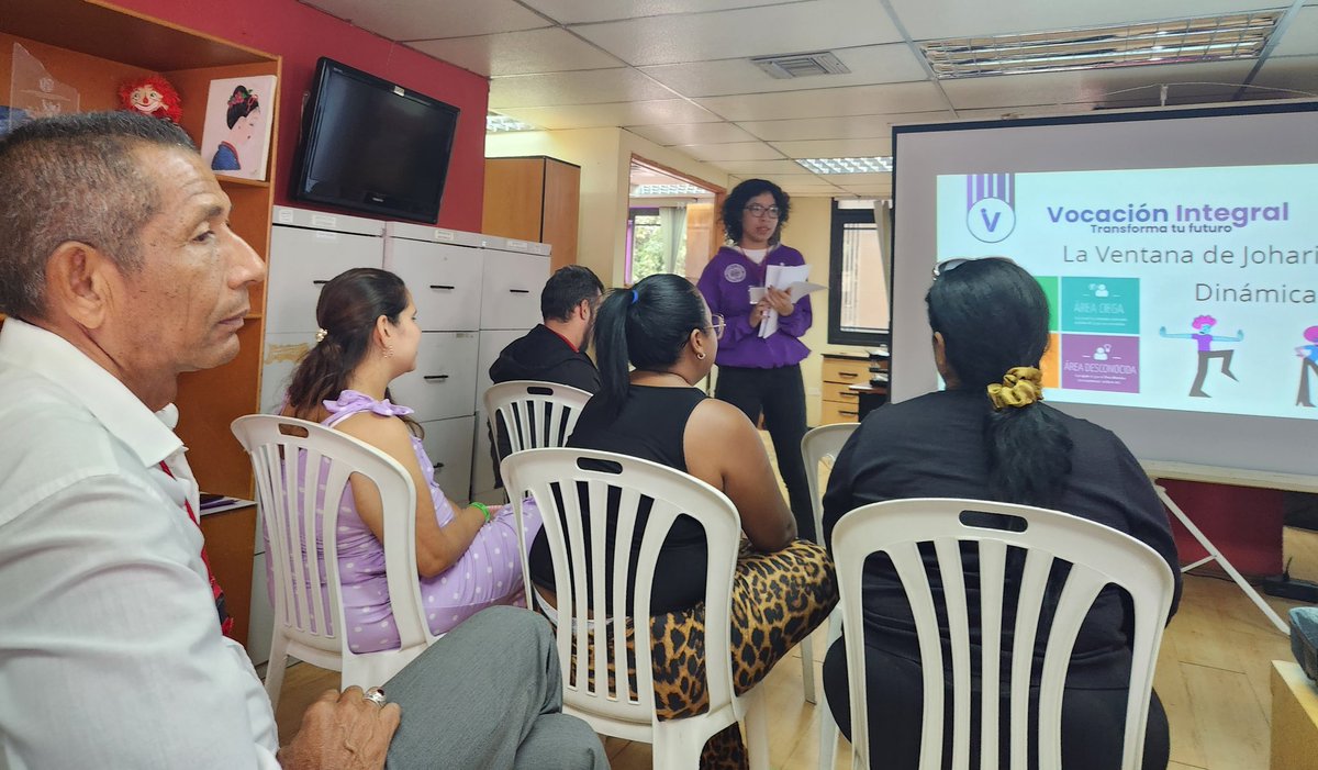Servidores públicos INASS, participan en la jornada de talleres dictados por los estudiantes del 5to y 6to cuatrimestre del Instituto Universitario de Relaciones Públicas (IUDERP), que contribuirán al desarrollo integral de los trabajadores. #MaduroTieneUnBeta <a href="/NicolasMaduro/">Nicolás Maduro</a>