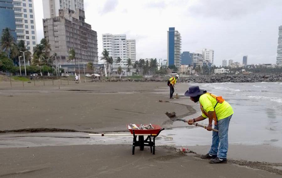 JM_UNANUE's tweet photo. Como todos los días y a todas horas, nuestras cuadrillas de limpia pública realizan sus labores para dejar impecables los espacios de nuestra ciudad. https://t.co/yEpgugQZcN