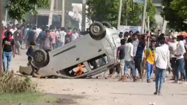 SanatanPrabhat's tweet photo. #Mewat burning! It deserves or say, it is destined to

Simple reason- #shantidoot brothers are perpetrators

Although #Haryana being a BJP ruled state just like #Manipur, no #INDIA delegation would visit #Mewat

#America would never shed tears

For Marathi readers - news in image https://t.co/YttwHY4WAI