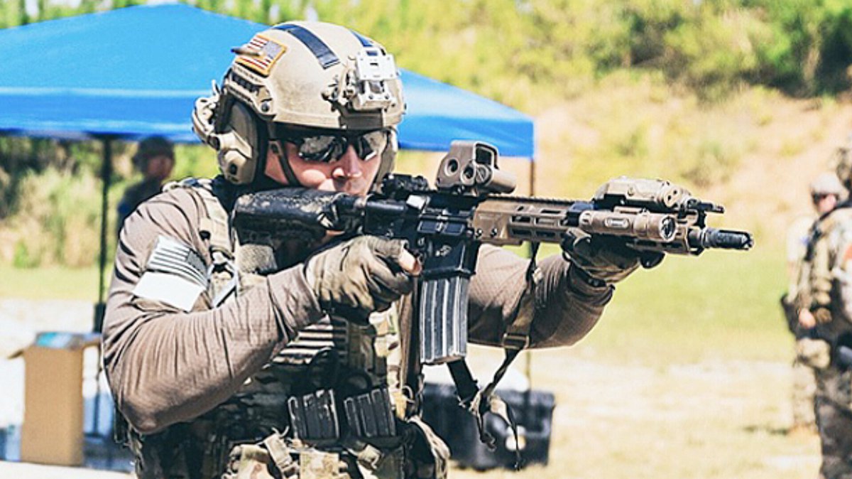 Remnantize's tweet photo. US Army Green Berets in Japan https://t.co/5vMQ0gf8BI