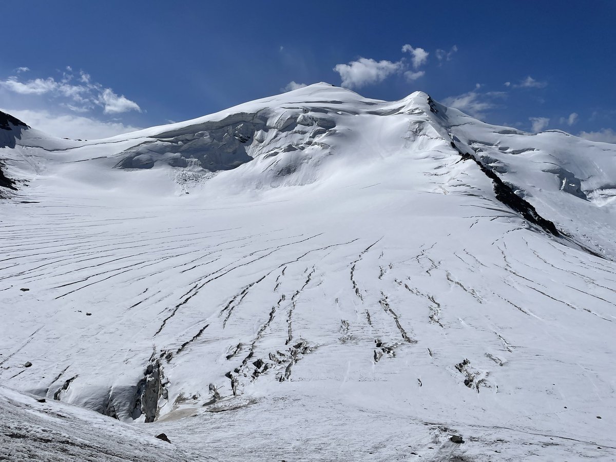 lander_vt's tweet photo. On our way to #Kyrgyzstan for our annual measurements. Following activities are scheduled from inside the #Kumtor gold mine: Drone surveys on the #Bordu, #Davydov, and #SaryTor glaciers. The mass balance for this season has thus far closely approximated the long-term average https://t.co/6LTy2FWIF1