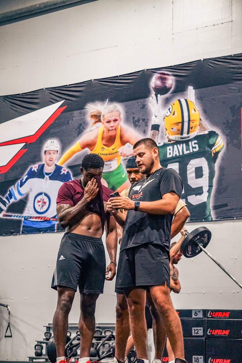 coach_borja's tweet photo. The first two weeks of camp are the most intense, so the risk of non contact injuries are at its highest.
I wish all coaches and athletes a safe camp. Those of you who I had the pleasure of working with this off-season, thank you for trusting me with your development! https://t.co/hnWhieAnvP