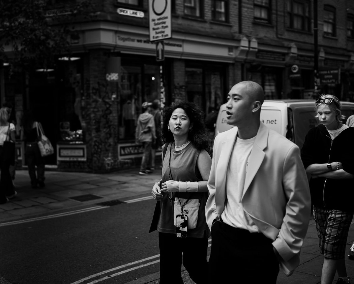 London style. 

#london #underground #tube #streetphotography #subway #blackandwhite#streets_storytelling #picture #photograph #ourstreets #monochrome #friendsinbnw #streethunters #dreaminstreets #timeless #SPI_BnW #ourstreets #monochrome #mono #bnw #bw #bnwphotography #bnwlife