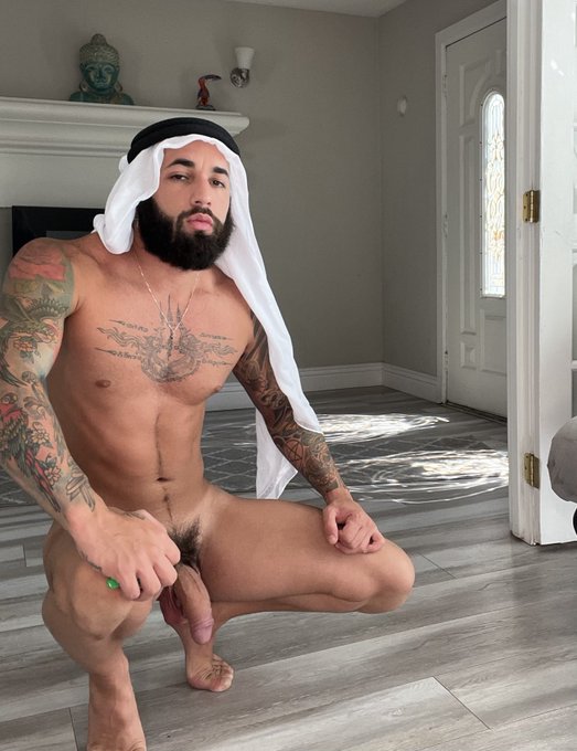 Habibi, come to Dubai! I mean&hellip; habibi come suck my 🍆 * !! https://t.co/QQzVm3d3v1
