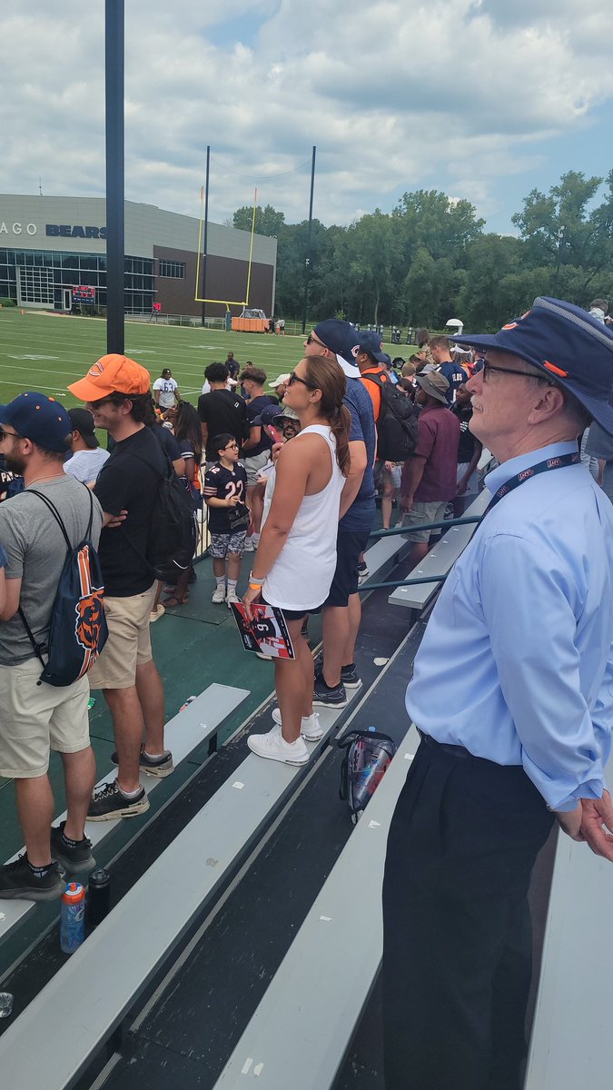 George Mccaskey a man of the people in the bleachers. #Bears #TTNLNetwork @ChicagoBears @TTNLNetwork