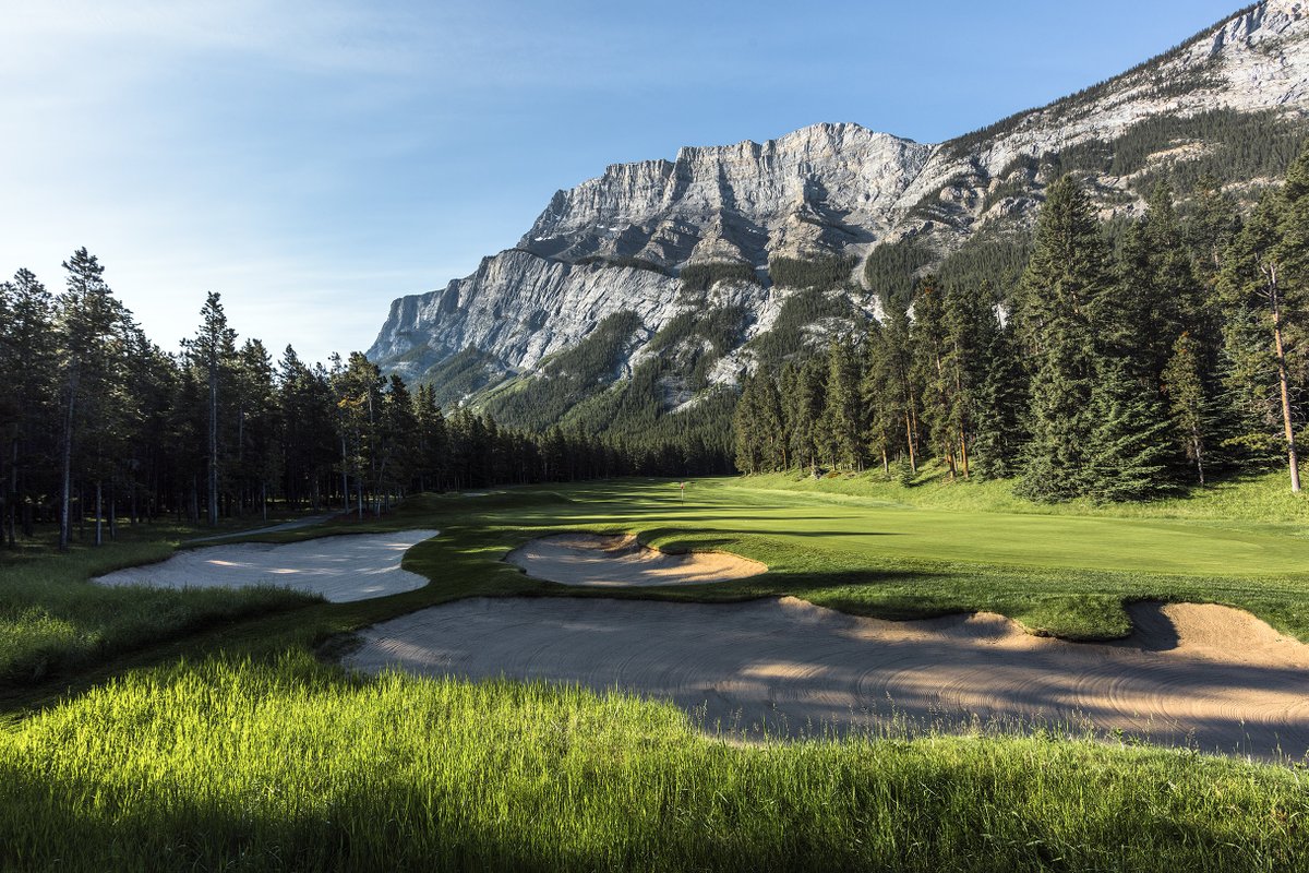 We are thrilled to share some exciting news 🎉

Fairmont Banff Springs Golf Course ranked #4 🏆 in SCOREGolf's 'Top 59 - Best Public Courses in Canada' list. ⛳ 

I mean... look at it!😍 Will we see you on the greens this summer?!