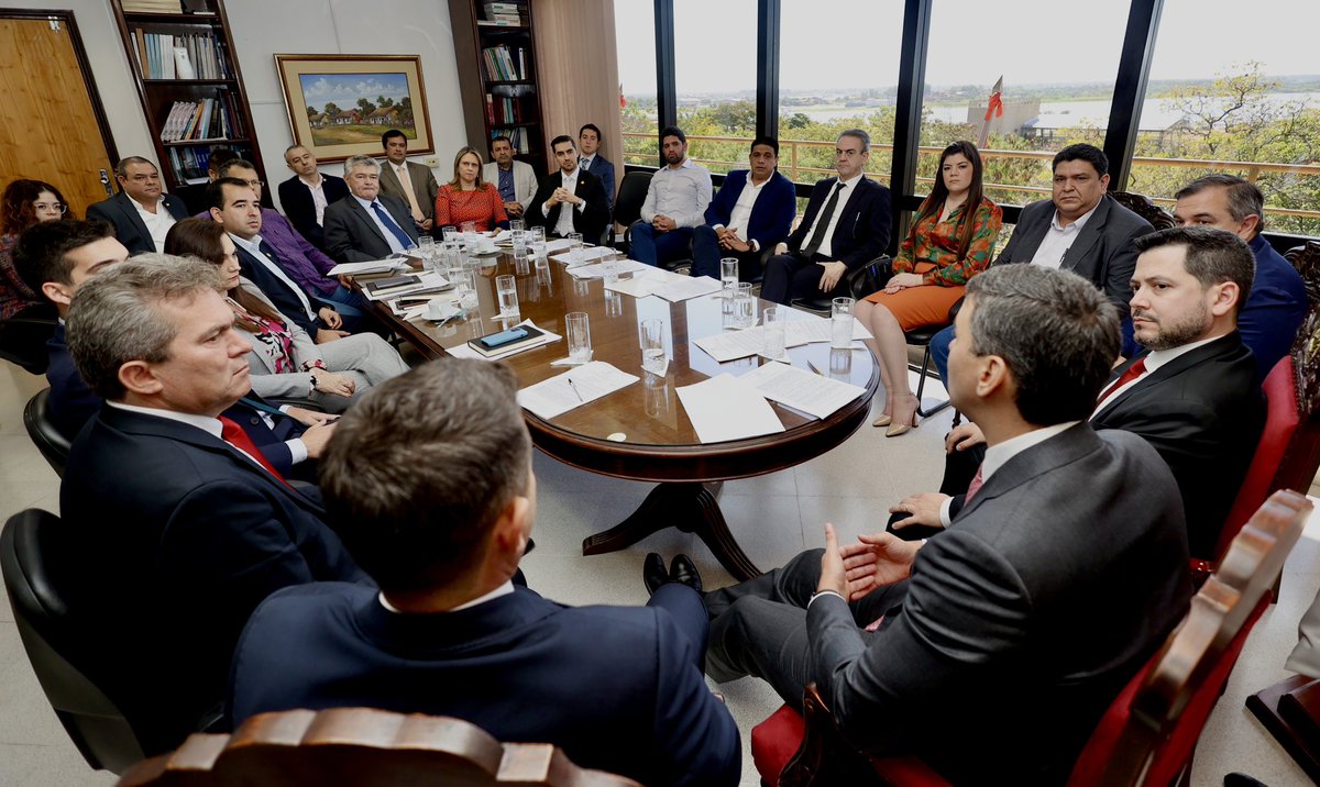 Santiago Peña tweet media